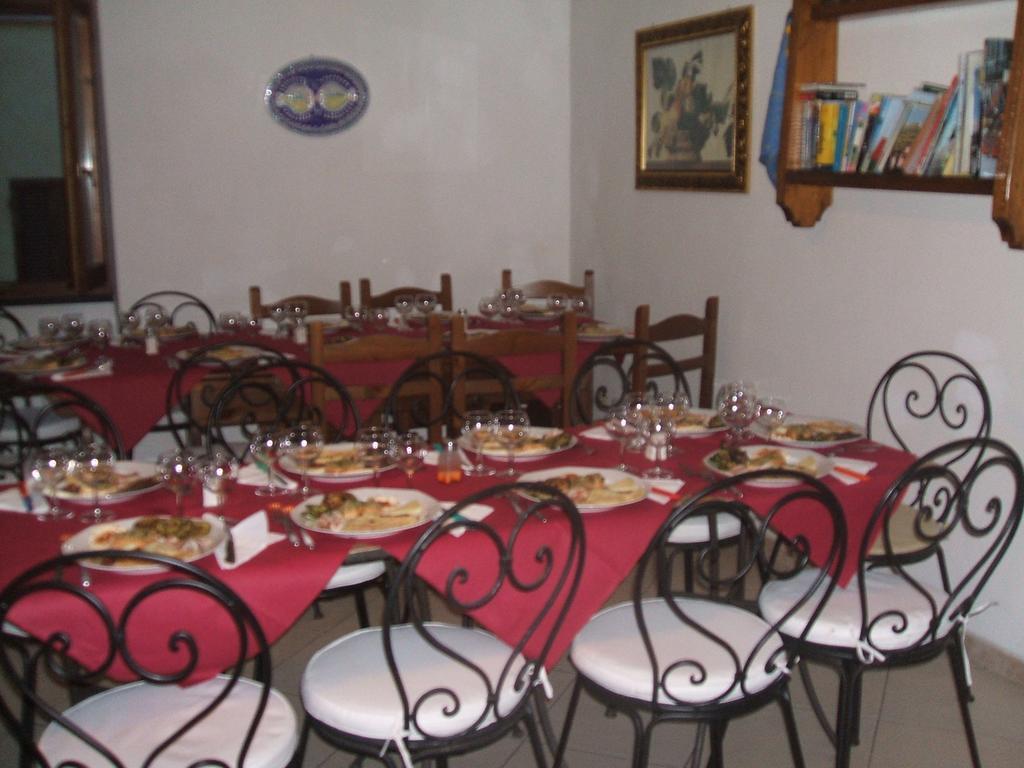 Su Cantaru Guesthouse Villanova Monteleone Exterior foto