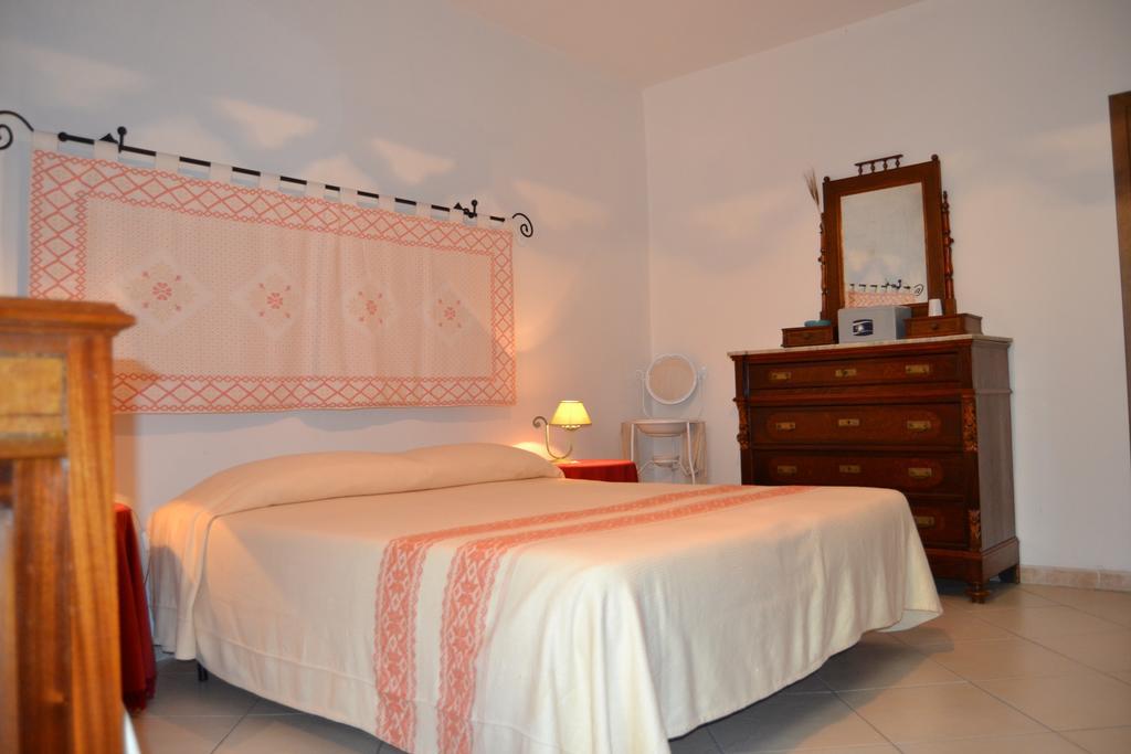 Su Cantaru Guesthouse Villanova Monteleone Exterior foto
