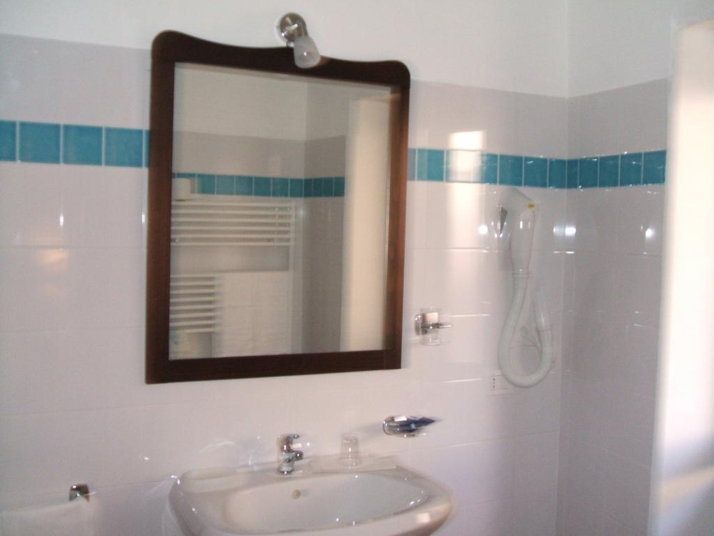 Su Cantaru Guesthouse Villanova Monteleone Exterior foto